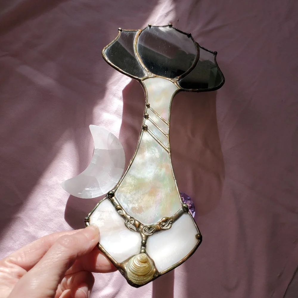 Stained glass flower-shaped mirror, great condition